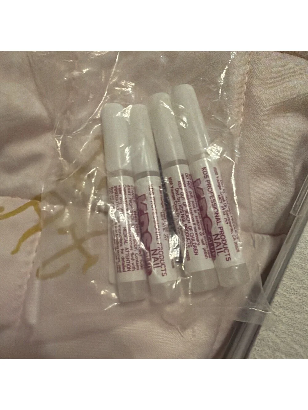 Nail Kits 16 Press Ons, 3 Uv Soak Off, 2 Nail Files, 4 Nail Glue, Metal Tools